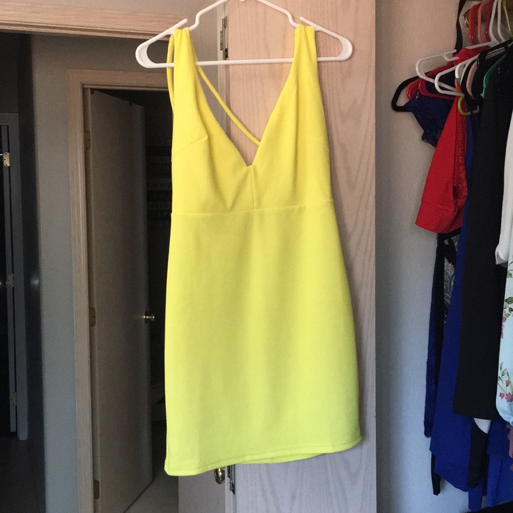 yellow dress
